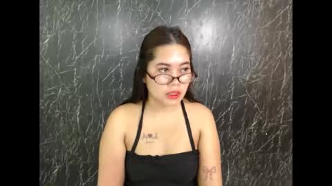 ur_prettychelsie18 online show from May 6, 6:24 pm