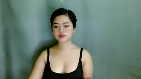 Snapshot of ur_prettyzey18 chatting on January 8, 3:42 am zey online show from January 8, 3:42 am