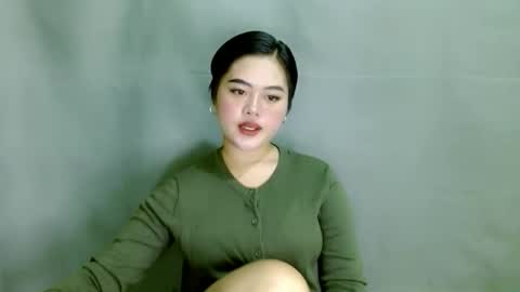 Snapshot of ur_prettyzey18 chatting on January 11, 11:37 am zey online show from January 11, 11:37 am