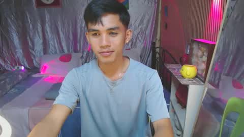 ur_shan21 online show from November 18, 4:33 pm