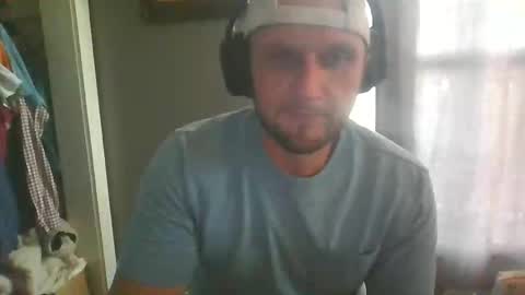 ur_zaddy4now online show from December 19, 8:27 pm