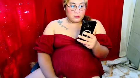 pretitit micole online show from December 17, 12:16 am