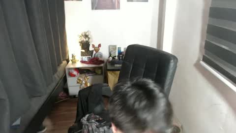 Snapshot of urasaintwink chatting on December 17, 1:27 pm Bran online show from December 17, 1:27 pm