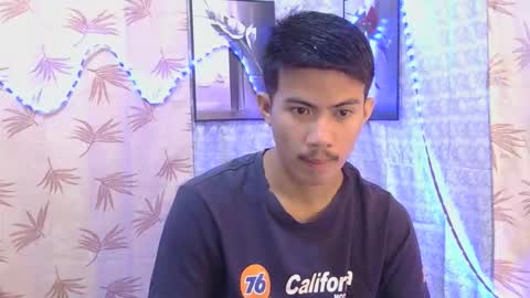 Snapshot of urasian_justin chatting on September 14, 2:05 pm urasian_justin online show from September 14, 2:05 pm