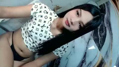 urasian_latinaxxx online show from June 17, 11:05 pm