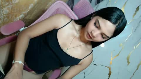 urasian_latinaxxx online show from June 21, 3:09 am