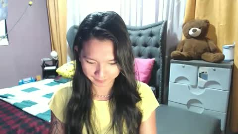 NEWRA  ALLISON online show from April 20, 1:30 am