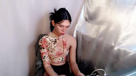 Snapshot of urasian_prettyjane chatting on January 10, 7:54 am Jane online show from January 10, 7:54 am