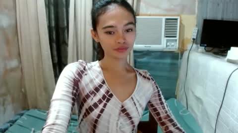 Snapshot of urasianhotrhianxxx chatting on December 23, 2:17 pm Rina online show from December 23, 2:17 pm