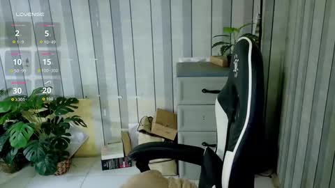 Snapshot of urasianpinayjudyxxx chatting on April 5, 8:33 am urasianpinayjudyxxx online show from April 5, 8:33 am
