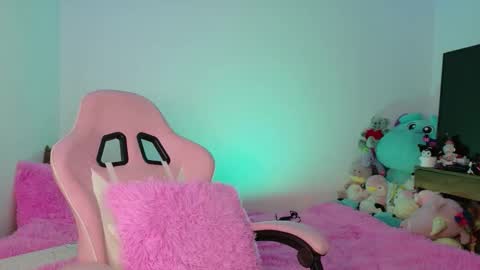 Danielle  online show from November 21, 8:13 am