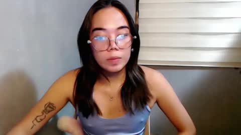 Snapshot of urbabydollx16 chatting on May 20, 10:49 pm urbabydollx16 online show from May 20, 10:49 pm