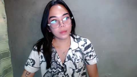 Snapshot of urbabydollx16 chatting on June 23, 6:28 pm urbabydollx16 online show from June 23, 6:28 pm