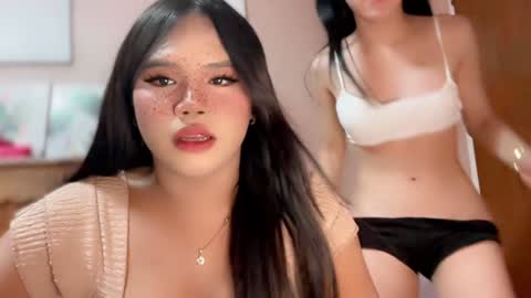 Snapshot of urbabysofia0305 chatting on January 9, 3:55 pm Sofia online show from January 9, 3:55 pm