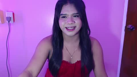 Snapshot of urbabysofia0305 chatting on February 20, 3:52 pm Sofia online show from February 20, 3:52 pm