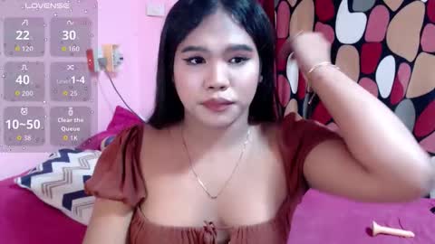 Snapshot of urbabysofia0305 chatting on October 13, 5:24 pm Sofia online show from October 13, 5:24 pm