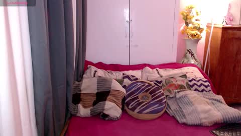 Snapshot of urbabysofia0305 chatting on January 13, 9:53 pm Sofia online show from January 13, 9:53 pm