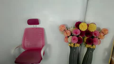 Miles online show from December 7, 3:52 pm