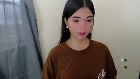 urcutie_ayah online show from November 5, 6:35 am