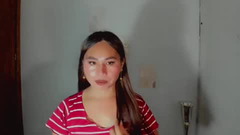 Snapshot of urdoll_trixie chatting on November 26, 10:16 am trixie tan online show from November 26, 10:16 am