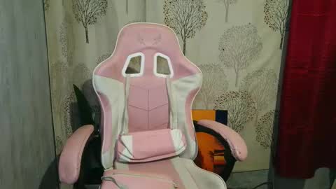 Sweetacyl online show from April 7, 3:23 pm