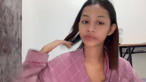 urdream_girl8 online show from February 14, 5:59 am