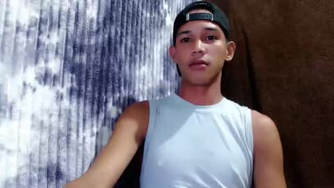 Snapshot of urdreamboy_clarin chatting on May 8, 4:23 pm urdreamboy_clarin online show from May 8, 4:23 pm