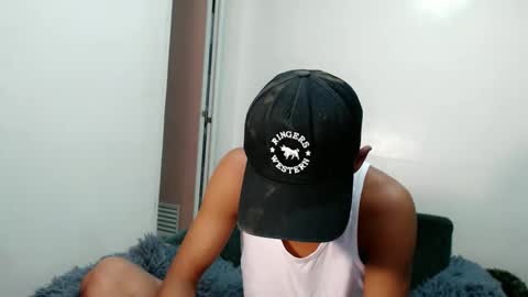 Snapshot of urdreamboy_clarin chatting on June 7, 7:45 am urdreamboy_clarin online show from June 7, 7:45 am