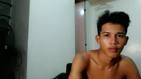 Snapshot of urdreamboy_clarin chatting on June 12, 3:22 pm urdreamboy_clarin online show from June 12, 3:22 pm