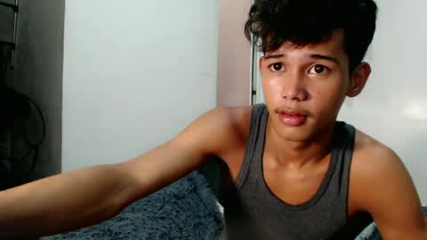 Snapshot of urdreamboy_clarin chatting on June 19, 12:26 am urdreamboy_clarin online show from June 19, 12:26 am