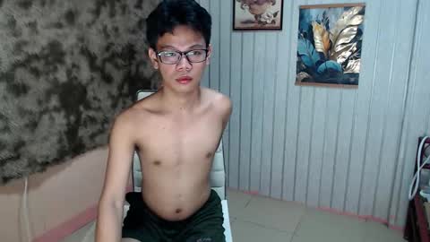 urdreamboy_doms online show from May 12, 4:53 am