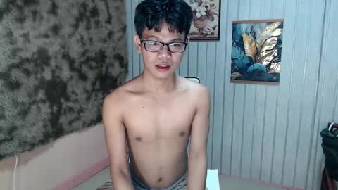 urdreamboy_doms online show from May 13, 3:15 am