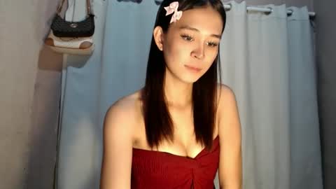 Snapshot of urdreamgirl_stephanie chatting on April 15, 5:25 am stephanie online show from April 15, 5:25 am