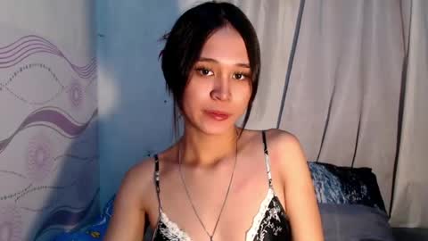 Snapshot of urdreamgirl_stephanie chatting on July 12, 1:02 pm stephanie online show from July 12, 1:02 pm