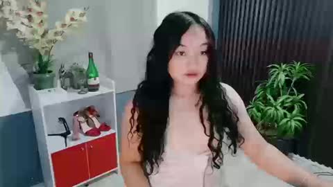 Snapshot of urfavouritecravings chatting on December 17, 1:00 am Scarlet online show from December 17, 1:00 am