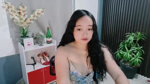 Snapshot of urfavouritecravings chatting on January 12, 2:17 am Scarlet online show from January 12, 2:17 am