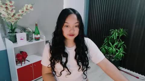 Snapshot of urfavouritecravings chatting on February 4, 2:39 am Scarlet online show from February 4, 2:39 am