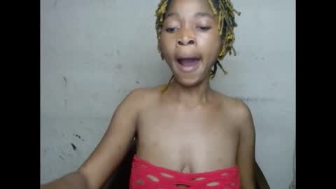 Snapshot of urflirtydoll chatting on September 29, 8:35 pm urflirtydoll online show from September 29, 8:35 pm