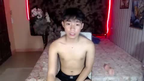 Snapshot of urfuckboy_sev chatting on December 19, 8:10 am just call me sev online show from December 19, 8:10 am