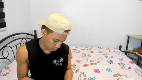 urfucker_vinz online show from May 27, 6:27 pm