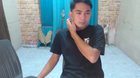 Snapshot of urfucking_nin15 chatting on February 19, 10:22 am urfucking_nin15 online show from February 19, 10:22 am