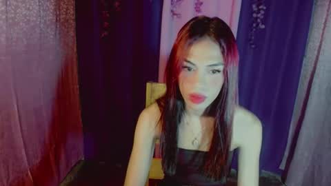 Snapshot of urgirl_leah chatting on September 12, 9:53 am Leah online show from September 12, 9:53 am