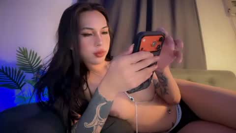 Snapshot of urgirl_nyx chatting on July 19, 12:58 am N Y X online show from July 19, 12:58 am