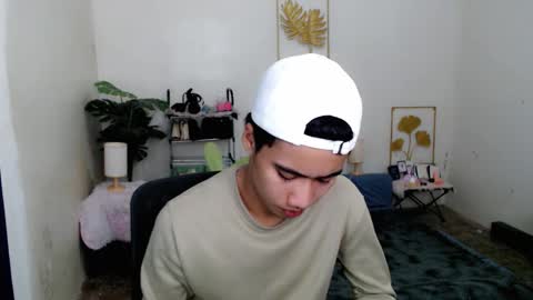 Snapshot of urguy_habibi chatting on January 8, 7:38 pm Bib online show from January 8, 7:38 pm