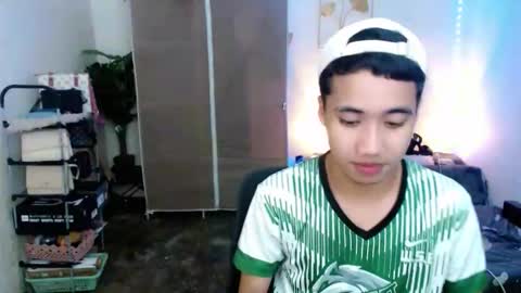 Snapshot of urguy_habibi chatting on February 5, 10:47 pm Bib online show from February 5, 10:47 pm