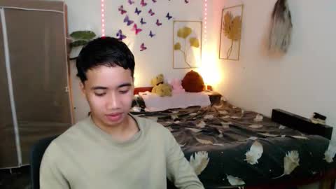 Snapshot of urguy_habibi chatting on February 18, 6:26 pm Bib online show from February 18, 6:26 pm