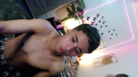 Snapshot of urguy_habibi chatting on February 19, 6:31 am Bib online show from February 19, 6:31 am