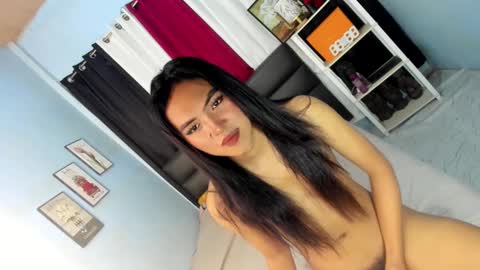 Snapshot of urhot_fcking_zoey chatting on March 12, 9:35 pm zoey noir online show from March 12, 9:35 pm