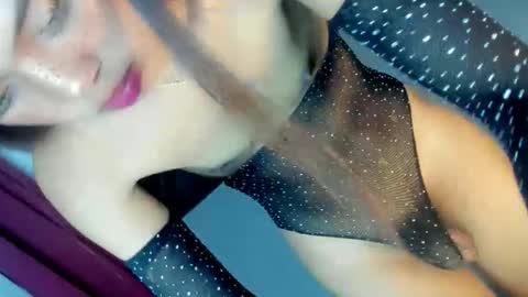 Snapshot of urhot_fcking_zoey chatting on September 18, 1:18 am zoey noir online show from September 18, 1:18 am