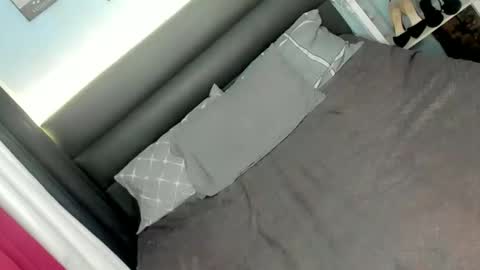 Snapshot of urhot_fcking_zoey chatting on October 5, 8:51 pm zoey noir online show from October 5, 8:51 pm